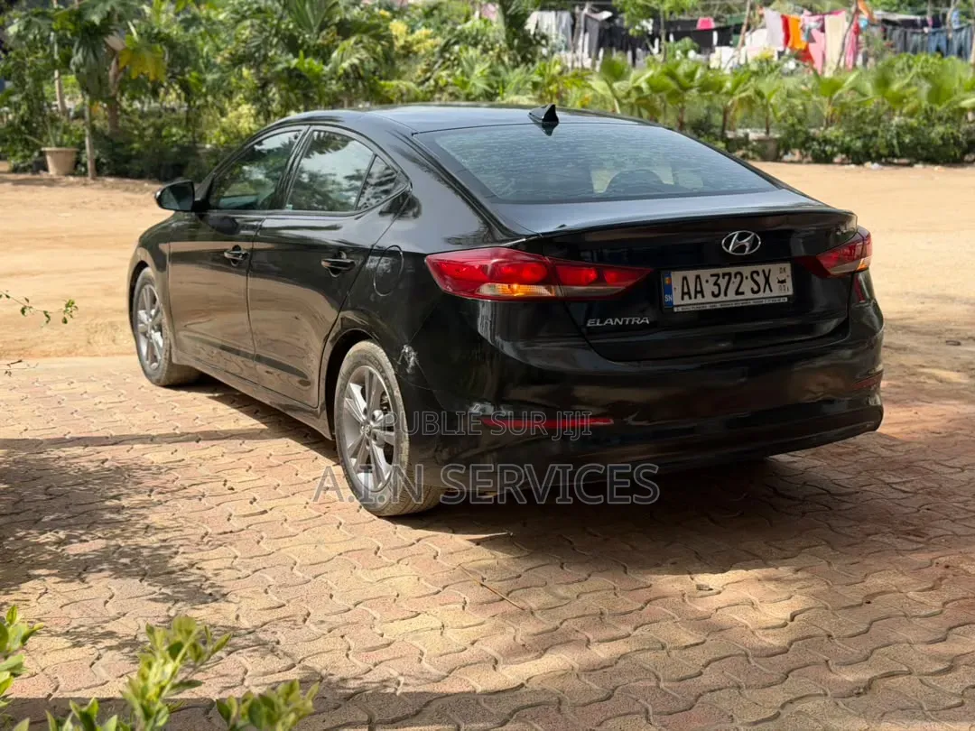 Hyundai Elantra 2018 Noir