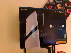 Playstation 5 Pro + 2 Manette 2TO