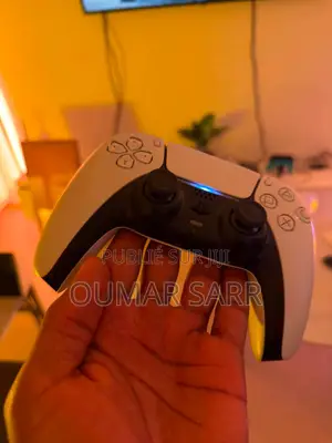 Playstation 5 Pro + 2 Manette 2TO