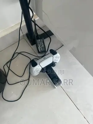 Playstation 5 Pro + 2 Manette 2TO
