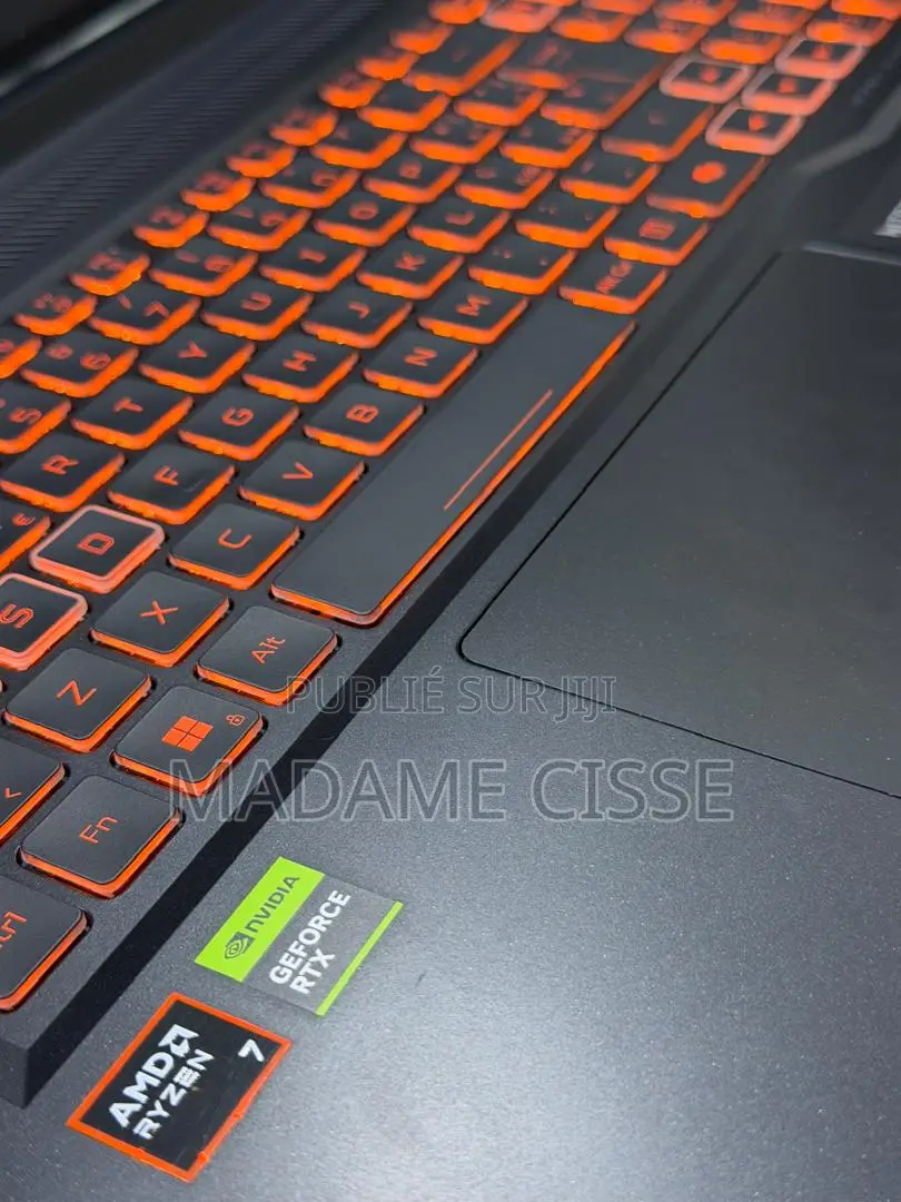 Nouveau Ordinateur portable Acer Nitro V 17 16GB AMD Ryzen 7 SSD 1T