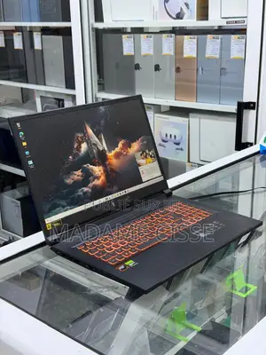 Nouveau Ordinateur portable Acer Nitro V 17 16GB AMD Ryzen 7 SSD 1T