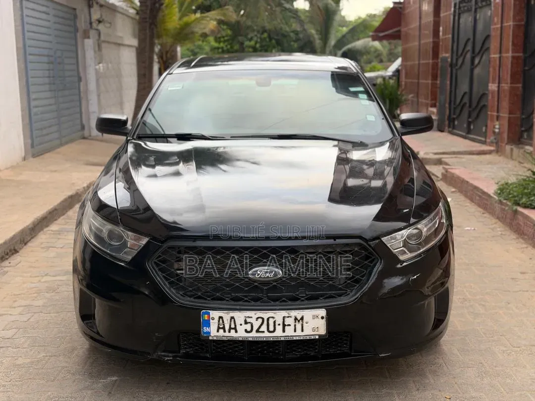 Ford Taurus 2015 Noir