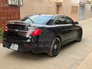 Ford Taurus 2015 Noir
