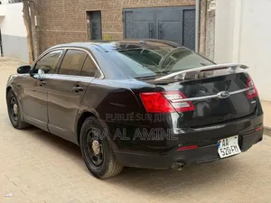 Ford Taurus 2015 Noir