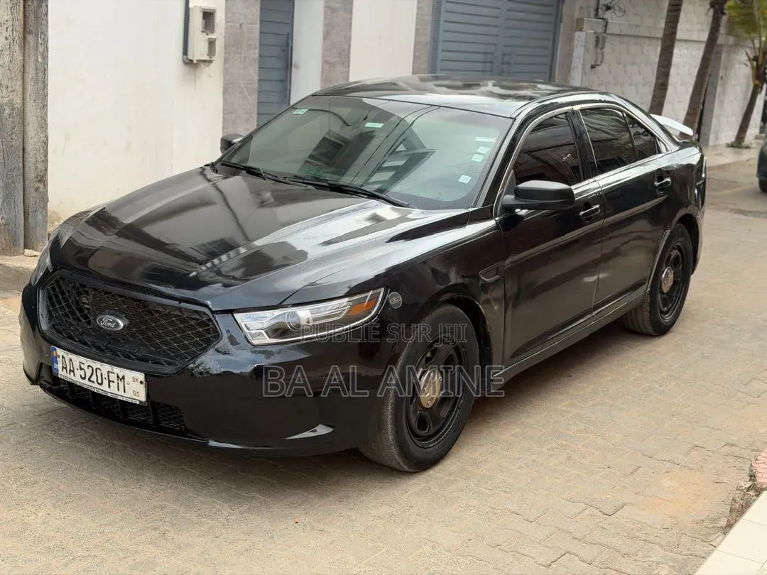 Ford Taurus 2015 Noir