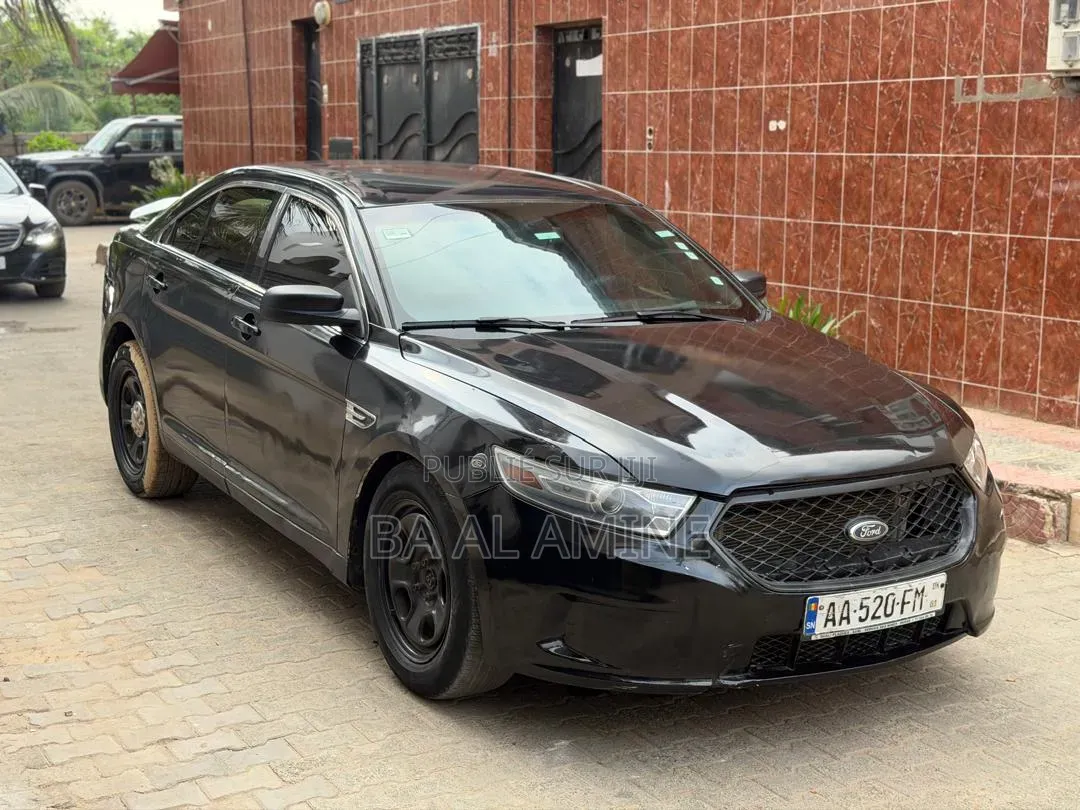 Ford Taurus 2015 Noir