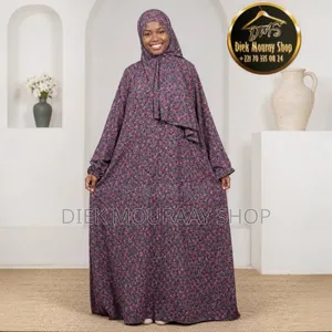 Robe Avec Voile Intégré