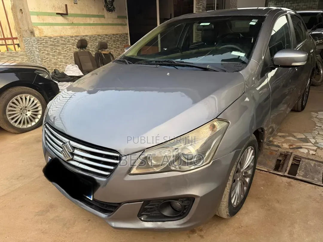 Suzuki Ciaz 2018 Gris