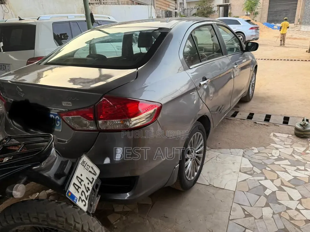 Suzuki Ciaz 2018 Gris