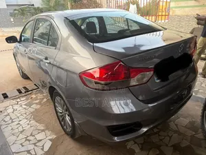 Suzuki Ciaz 2018 Gris