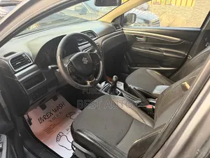 Suzuki Ciaz 2018 Gris