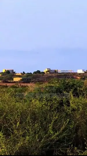 Terrain a Vendre Yenne Kandam