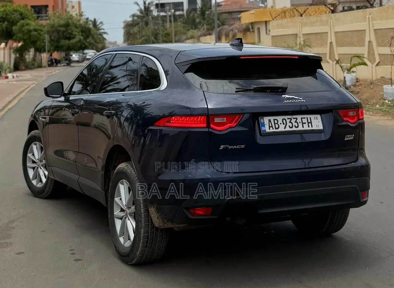Jaguar F-Pace 2017 Bleu