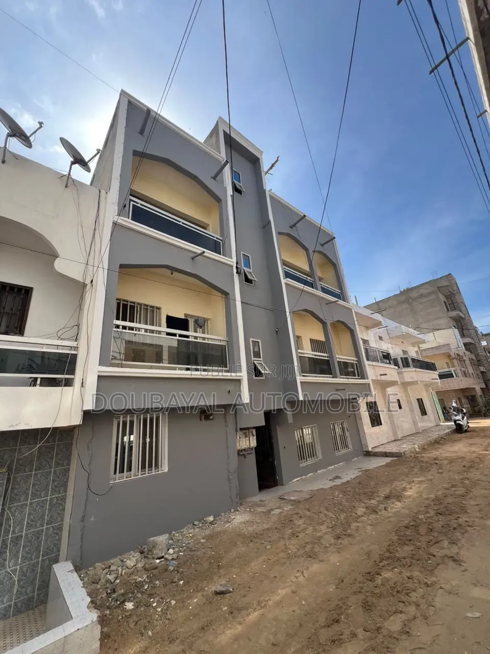 3chbre Villa dans Cité Fadia, Parcelles Assainies à Vendre