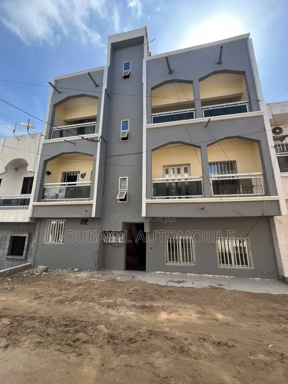 3chbre Villa dans Cité Fadia, Parcelles Assainies à Vendre
