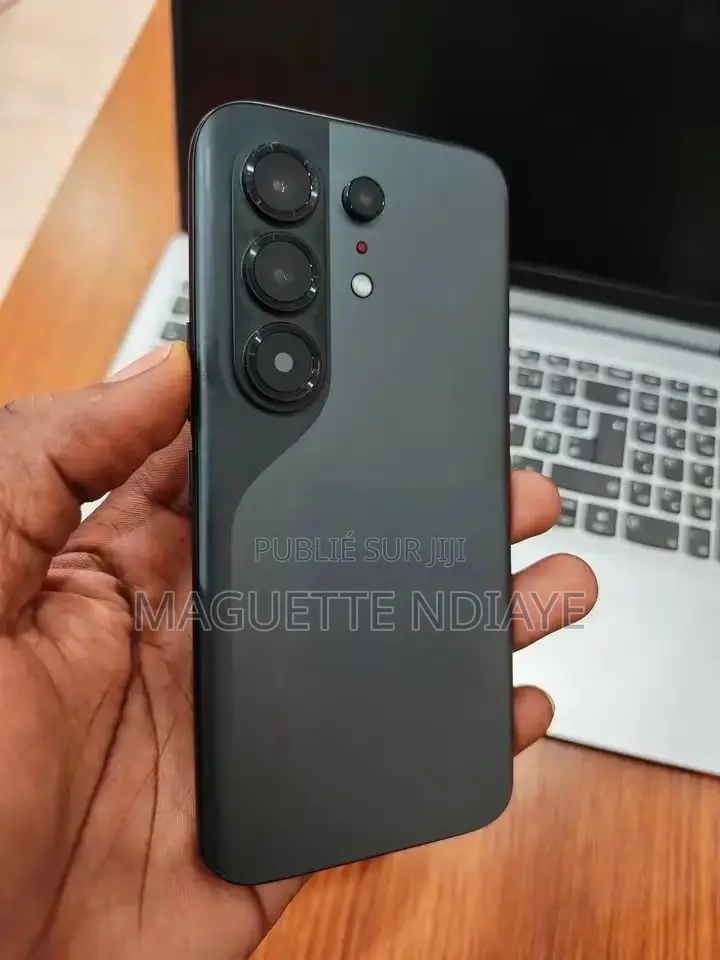 Nouveau Tecno Camon 50 Pro 256 GB Noir