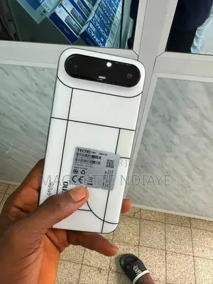 Nouveau Tecno Camon Slim 256 GB Blanc