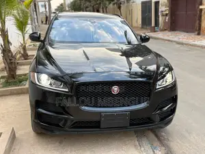 Jaguar E-Pace 2018 Noir