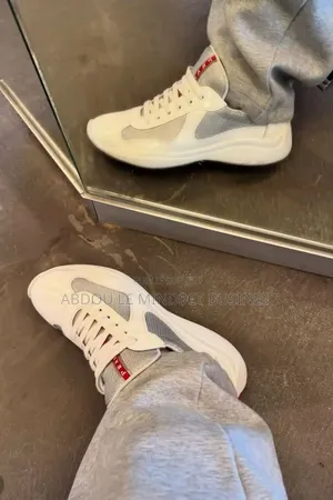 Chaussures Prada Cup Disponible