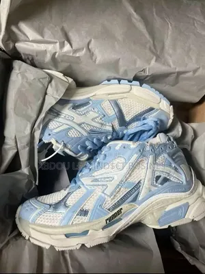 Balenciaga Runner Bleu-Blanc Disponible