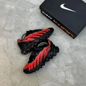Chaussures Nike DN All Color Disponible