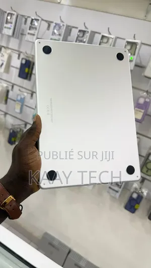 Nouveau Apple MacBook Air 2025 M4 16GB Apple M4 SSD 512GB