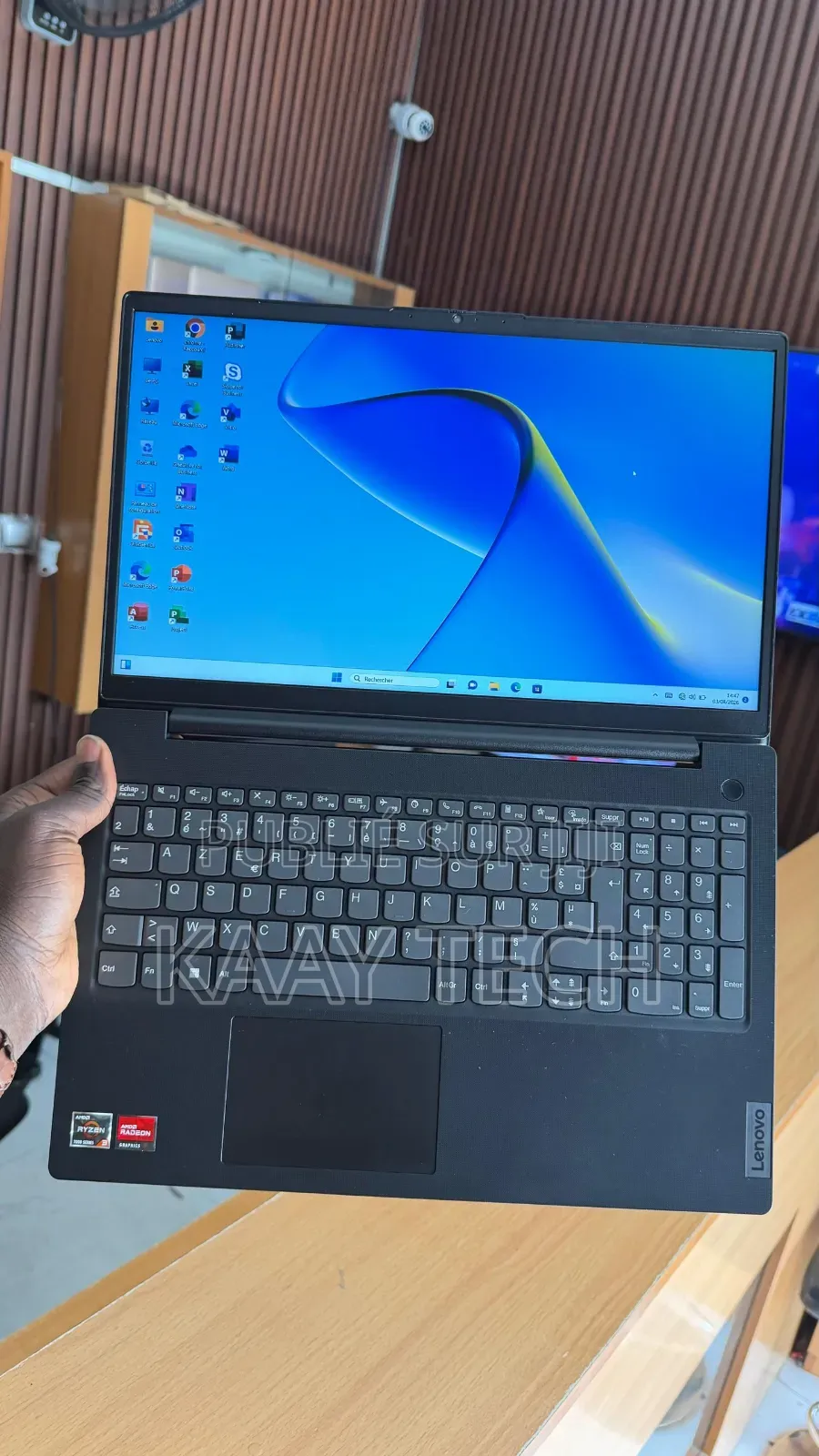 Ordinateur portable Lenovo Ideapad V14 IGL 8GB AMD Ryzen 3 SSD 512GB