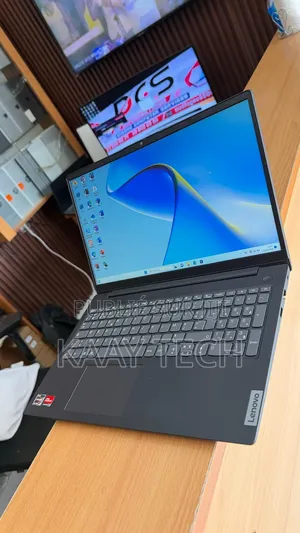 Ordinateur portable Lenovo Ideapad V14 IGL 8GB AMD Ryzen 3 SSD 512GB