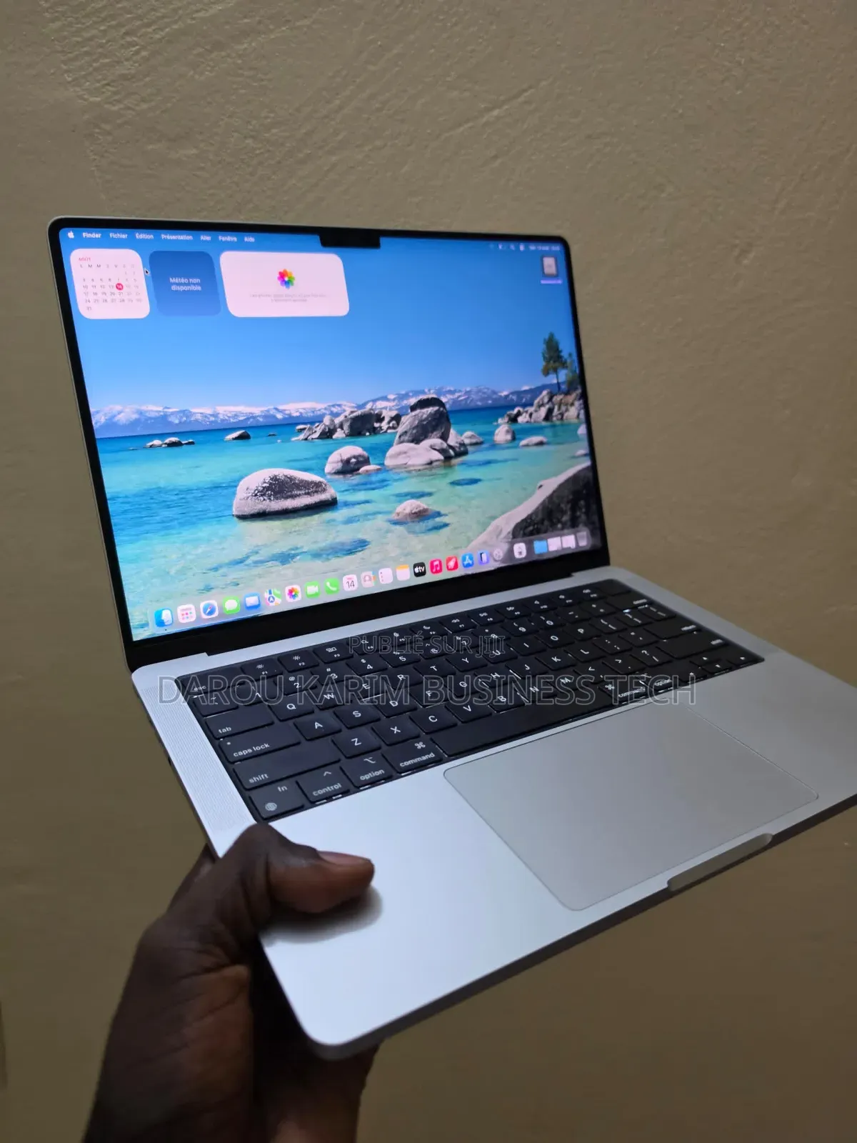 Nouveau Apple MacBook Pro 2023 M3 16GB Apple M3 SSD 512GB