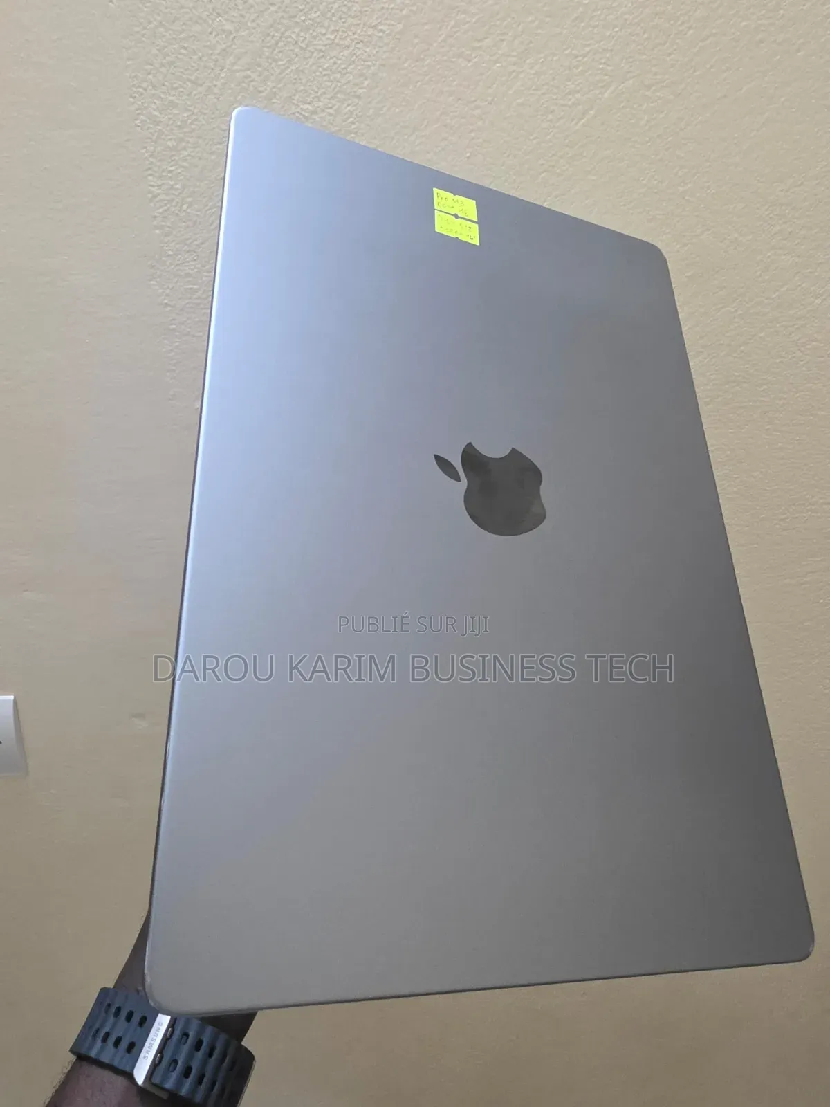 Nouveau Apple MacBook Pro 2023 M3 16GB Apple M3 SSD 512GB