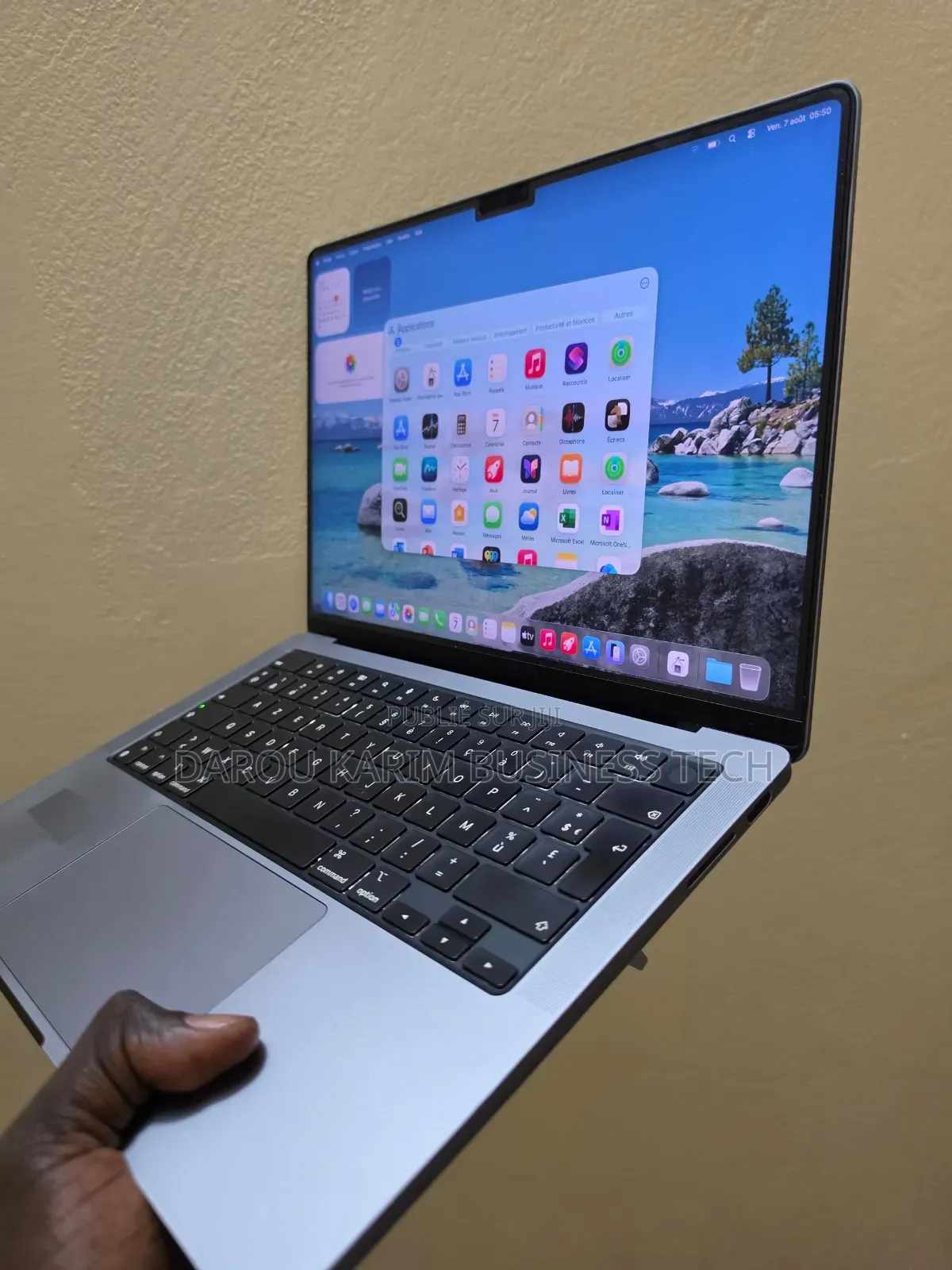 Nouveau Apple MacBook Pro 2023 M3 16GB Apple M3 SSD 512GB
