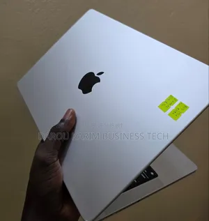 Nouveau Apple MacBook Pro 2024 M4 16GB Apple M4 SSHD (Hybrid) 1T