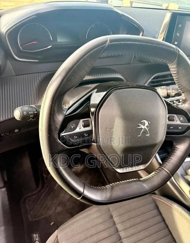 Peugeot 2008 2020 Orange