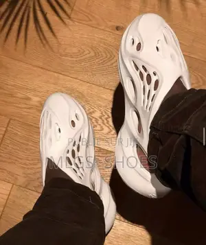 Yezzy Slide