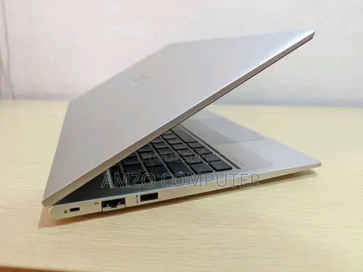 Ordinateur portable HP ProBook 450 G8 16GB Intel Core i5 SSD 256GB