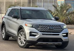 Ford Explorer 2021 Gris