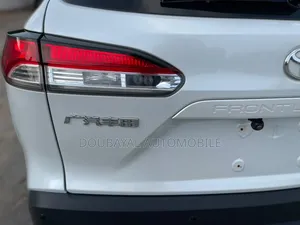 Toyota Corolla Cross 2023 Blanc