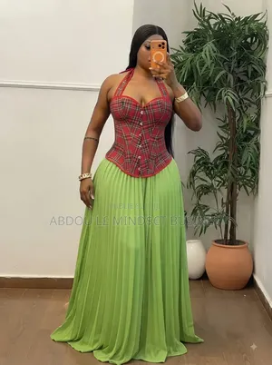 Ensemble Corset Jupe Plissée Disponible