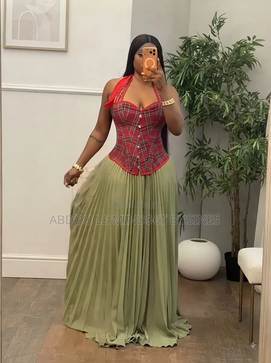 Ensemble Corset Jupe Plissée Disponible