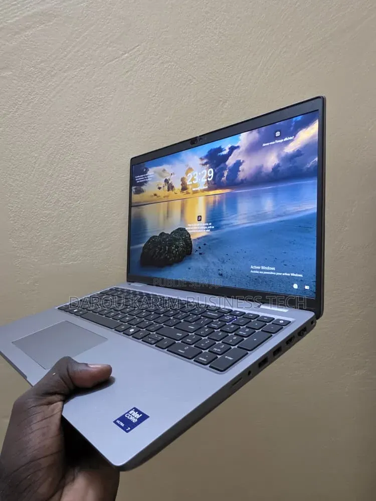 Nouveau Dell Precision 3591 32GB Intel Core Ultra 7 SSD 512GB