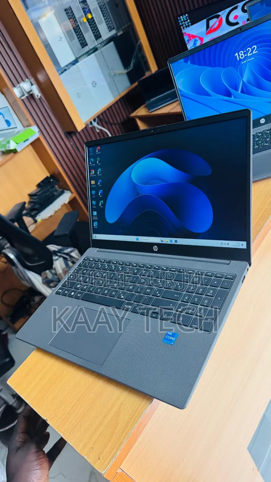 Ordinateur portable HP 250 G10 16GB Intel Core i5 SSD 512GB
