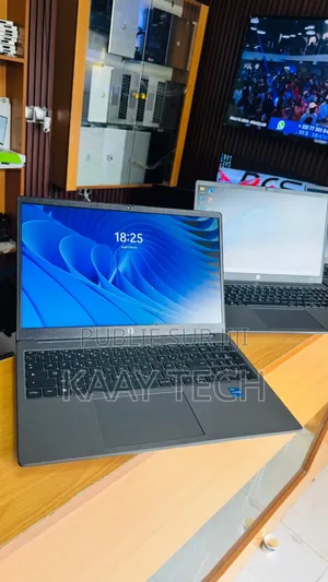 Ordinateur portable HP 250 G10 16GB Intel Core i5 SSD 512GB