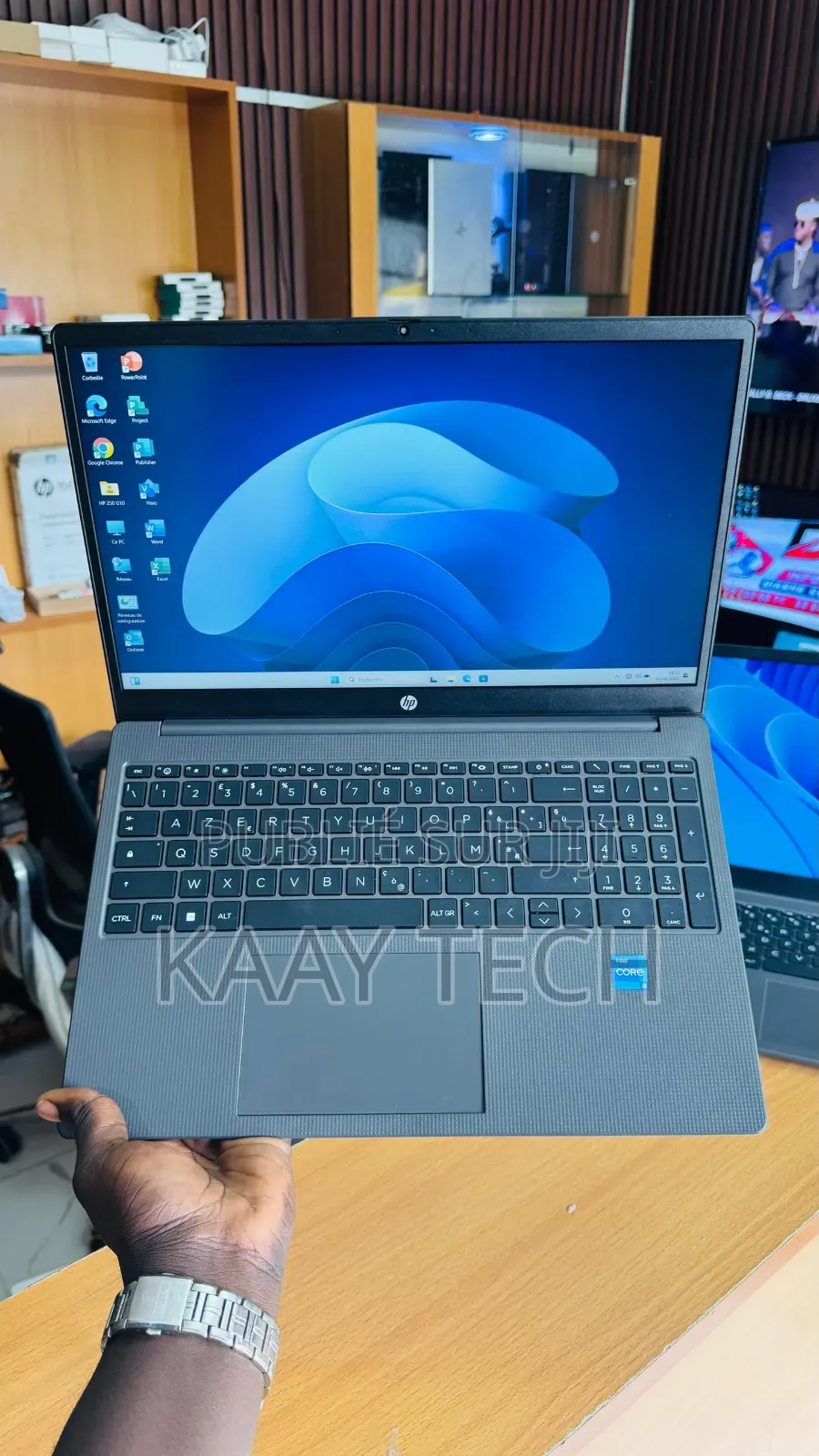Ordinateur portable HP 250 G10 16GB Intel Core i5 SSD 512GB