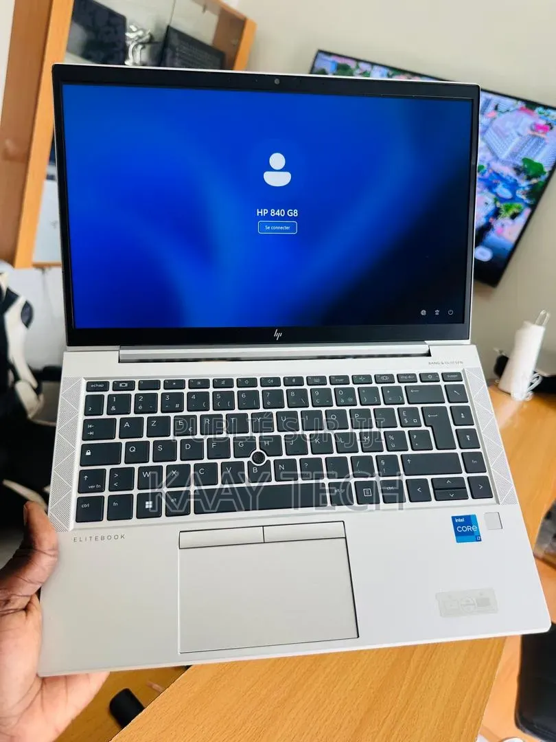 Ordinateur portable HP EliteBook 840 G8 16GB Intel Core i7 SSD 256GB