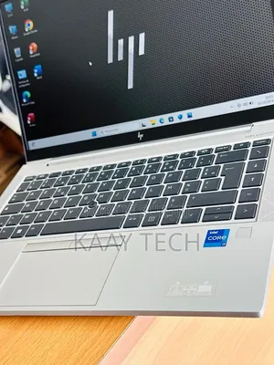 Ordinateur portable HP EliteBook 840 G8 16GB Intel Core i7 SSD 256GB
