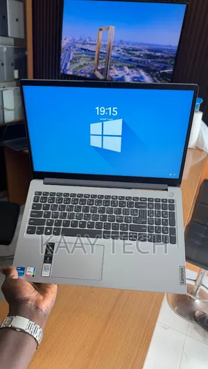 Ordinateur portable Lenovo IdeaPad 1 16GB Intel Core i5 SSD 512GB