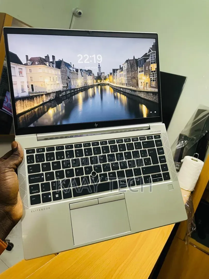 Ordinateur portable HP EliteBook 845 G8 16GB AMD Ryzen 7 SSD 256GB