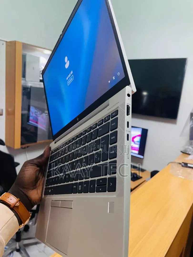 Ordinateur portable HP EliteBook 845 G8 16GB AMD Ryzen 7 SSD 256GB