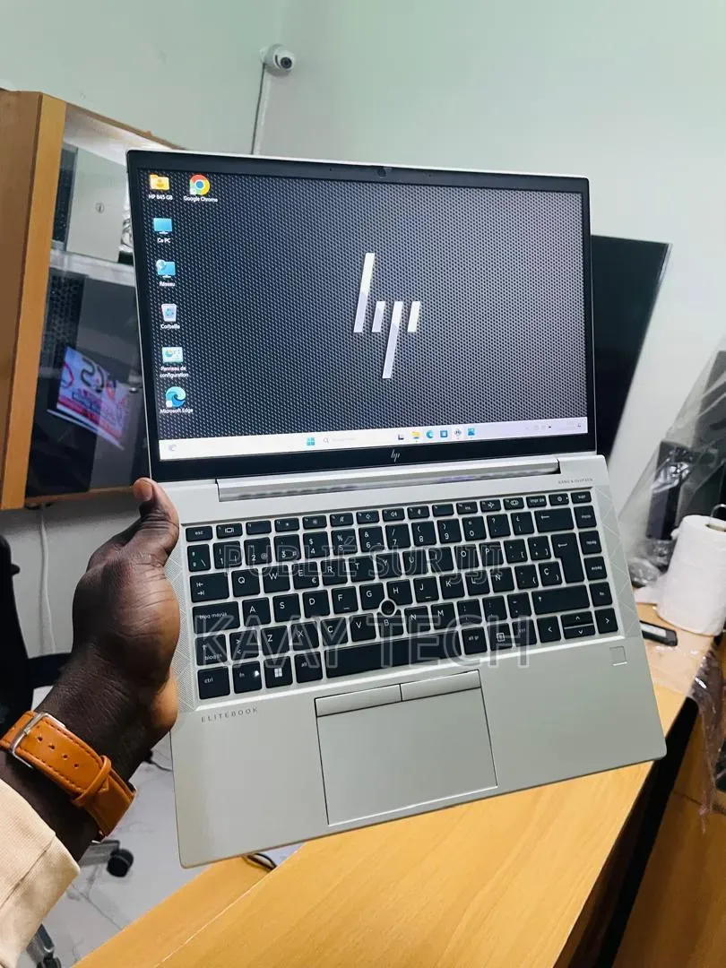 Ordinateur portable HP EliteBook 845 G8 16GB AMD Ryzen 7 SSD 256GB